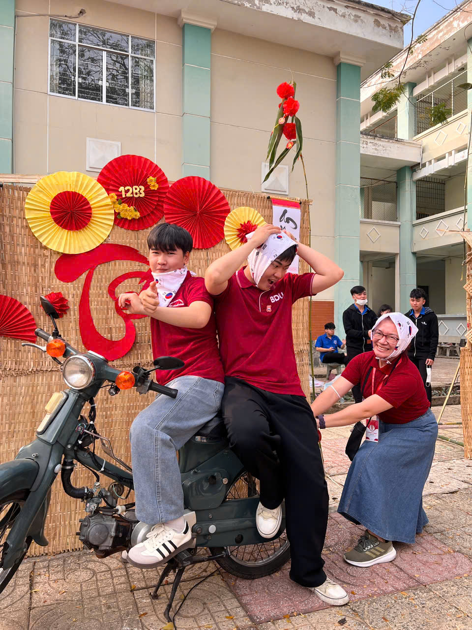 KHOA HÀN QUỐC HỌC THAM GIA TUYỂN SINH TẠI TRUNG TÂM GDNN–GDTX BẾN CÁT